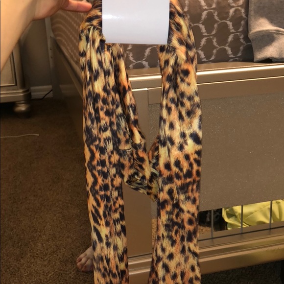 Brand new cheetah print silky scarf - Picture 2 of 3